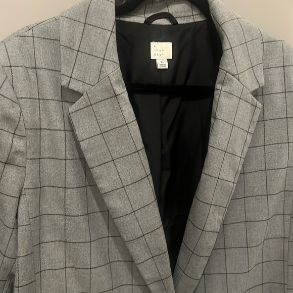 a New Day Grey and Black Plaid Blazer with Tortoise Button and Pockets - Picture 3 of 7